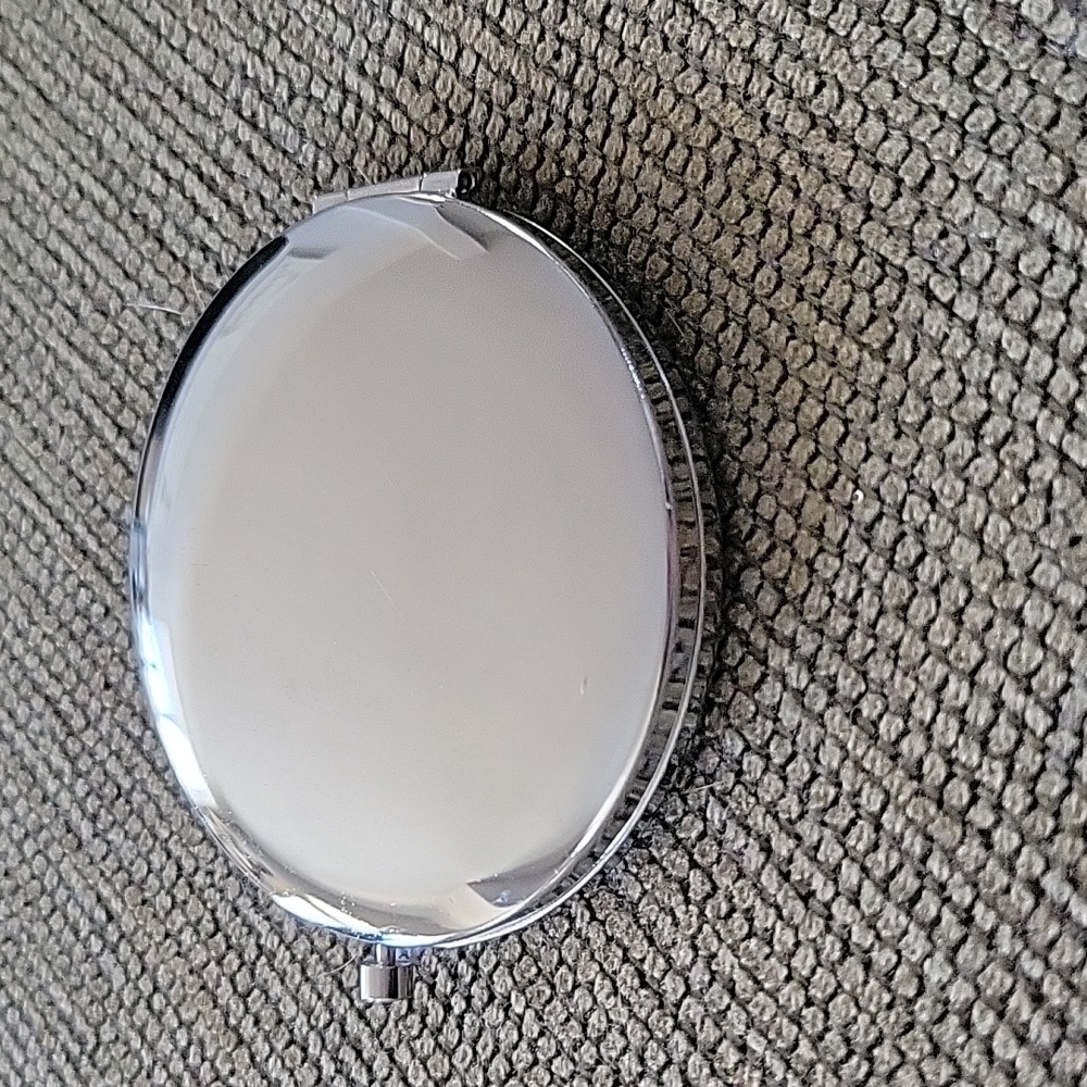 Compact Mirror - Picture 3 of 3